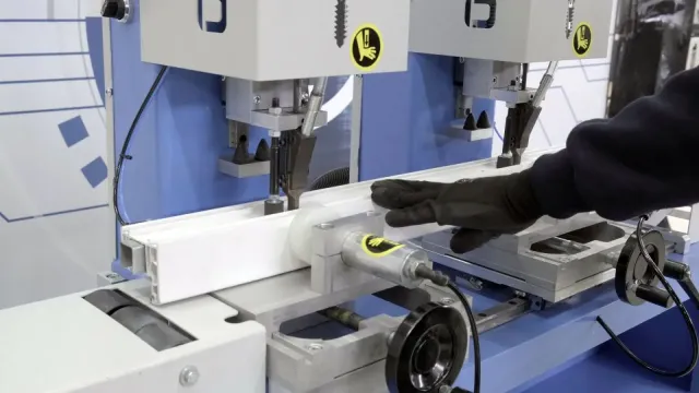 ROCA SVD-520 – Mașină de înșurubat automată verticală, cu două capete