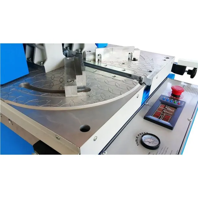 ROCA MSA-0 – Mașină de sudat profile PVC automată, cu un cap, sudură 0,2 mm
