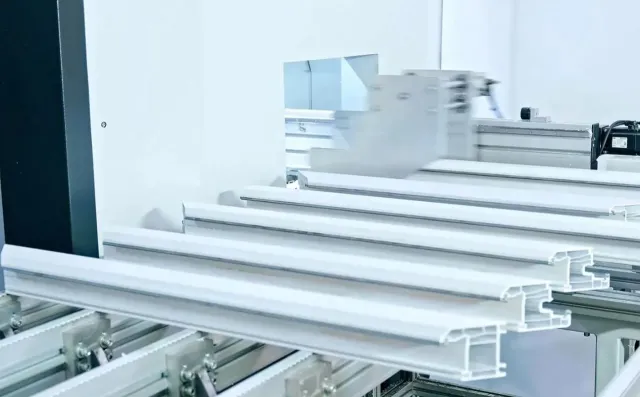 ROCA SIRIUS D550 – Centru de prelucrare și tăiere profile PVC